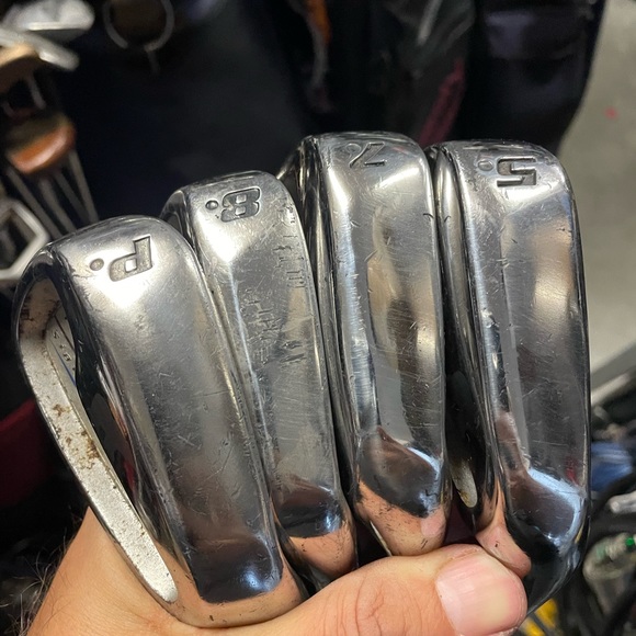 Golf Clubs Nicklaus 4 Pc Set 
Signature Series in right hand - Picture 5 of 8